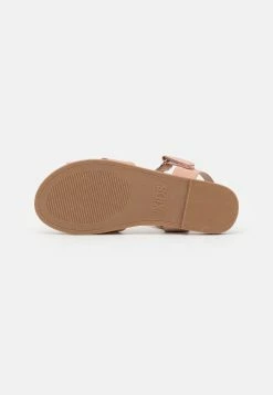 Cotton On Prix Dynamité CROSSOVER TEXTURED - Sandales sandales et tongs ouvert enfant -France Cotton On Soldes Boutique 04ff9bef3c6b4d108b07cc9359503f65