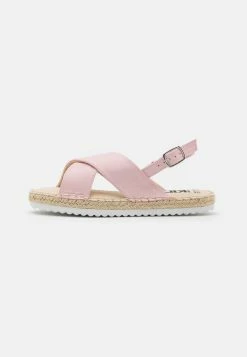 Cotton On CROSSOVER - Sandales Réduction sandales et tongs ouvert enfant