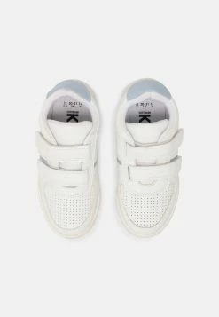 Cotton On RETRO TENNIS TRAINER UNISEX - Baskets basses qualité absolue sneakers rond -France Cotton On Soldes Boutique 23d89172a3194190a927bce6c8c9b6a5