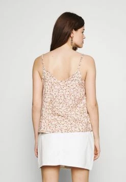 Cotton On Prix Avantageux ASTRID CAMI - Débardeur t-shirts et tops col en v profond femme 18 Cotton On Prix Avantageux ASTRID CAMI - Débardeur t-shirts et tops col en v profond femme -France Cotton On Soldes Boutique 3fd5b158381147da8ae01fddc63bc750