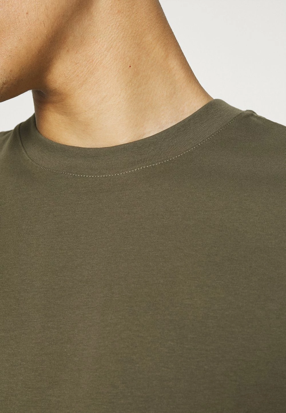 Prix Aimable Cotton On ESSENTIAL SKATE 5 PACK - T-shirt basique t-shirts col rond homme 9 Prix Aimable Cotton On ESSENTIAL SKATE 5 PACK - T-shirt basique t-shirts col rond homme – Image 7