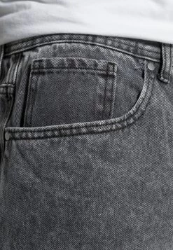 Cotton On Bon Rapport Coût-Efficacité LOOSE STRAIGHT - Short en jean shorts normale homme -France Cotton On Soldes Boutique 4a8c55e888894374854aced592e431e5