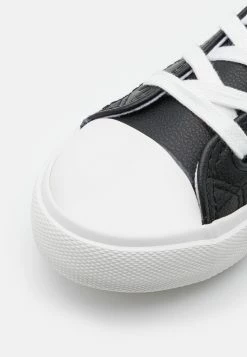 Prix Équitable Cotton On CLASSIC TRAINER UNISEX - Baskets basses sneakers rond -France Cotton On Soldes Boutique 4c2ef06adf324ae5961447904aed03e2