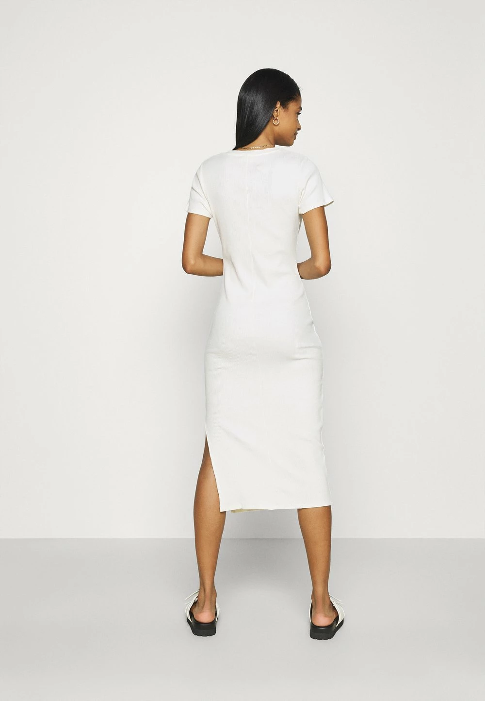 Cotton On ESSENTIAL SPLIT SHORT SLEEVE MIDI DRESS - Robe de jour Prix Légers robes col rond femme 5 Cotton On ESSENTIAL SPLIT SHORT SLEEVE MIDI DRESS - Robe de jour Prix Légers robes col rond femme – Image 3