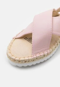 Cotton On CROSSOVER - Sandales Réduction sandales et tongs ouvert enfant 13 Cotton On CROSSOVER - Sandales Réduction sandales et tongs ouvert enfant -France Cotton On Soldes Boutique 4fc37235de8744f2bccc05c74c1343a1