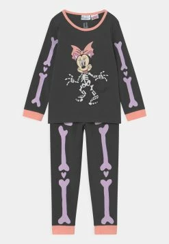 Cotton On FLORENCE LONG SLEEVE LICENSED - Pyjama Prix Dégriffé pyjamas normale enfant 22 Cotton On FLORENCE LONG SLEEVE LICENSED - Pyjama Prix Dégriffé pyjamas normale enfant -France Cotton On Soldes Boutique 5116381b669b46ac9f26316f778aa8d7 3