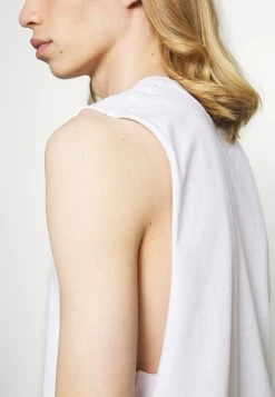 Cotton On ESSENTIAL MUSCLE T-SHIRT 3 PACK - Débardeur Garantie De Qualité 100% t-shirts col rond homme -France Cotton On Soldes Boutique 5ef0e08d1d82421e86a1582235c1873e