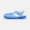 Prix Acceptable Cotton On AMALFI FROSTED JELLY UNISEX - Sandales de bain sandales et tongs rond -France Cotton On Soldes Boutique 698df8b7199c471391429ddb245bcbbf