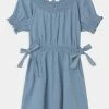 Prix Compétitif Cotton On SAMIRA - Robe en jean robes carmen enfant -France Cotton On Soldes Boutique 792be600589f4fe397236203fc1c9ac2