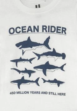 Cotton On MAX SHORT SLEEVE TEE - T-shirt imprimé Authentique 100% t-shirts col rond enfant 15 Cotton On MAX SHORT SLEEVE TEE - T-shirt imprimé Authentique 100% t-shirts col rond enfant -France Cotton On Soldes Boutique 795cf54a353f41858cc32ce151668e9a