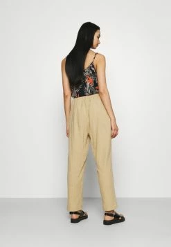 Cotton On CALI PULL ON PANT - Pantalon classique Prix Imbattable pantalons haute femme 10 Cotton On CALI PULL ON PANT - Pantalon classique Prix Imbattable pantalons haute femme -France Cotton On Soldes Boutique 7c8f2630689a45a2b14b69d4080d3135