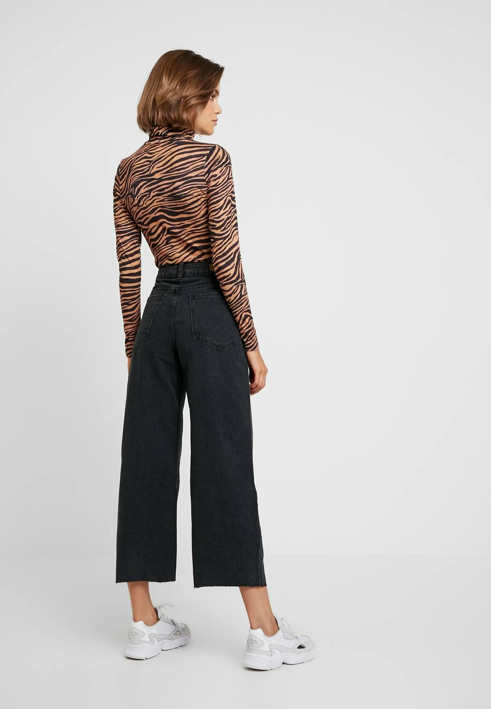 Cotton On Vendre HIGH RISE WIDE LEG - Jean droit jeans haute femme 5 Cotton On Vendre HIGH RISE WIDE LEG - Jean droit jeans haute femme – Image 3