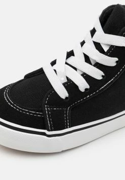 Cotton On JOEY TRAINER UNISEX - Baskets montantes Un Tarif Préférentiel sneakers rond -France Cotton On Soldes Boutique 80e5cd33604b4d7ea88e5b4640a7f198