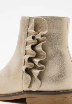 Prix Distinctifs Cotton On RUFFLE ANKLE BOOT - Bottines bottes et bottines rond enfant 16 Prix Distinctifs Cotton On RUFFLE ANKLE BOOT - Bottines bottes et bottines rond enfant -France Cotton On Soldes Boutique 8b8cafc1378043a5830aa238ba1044a0