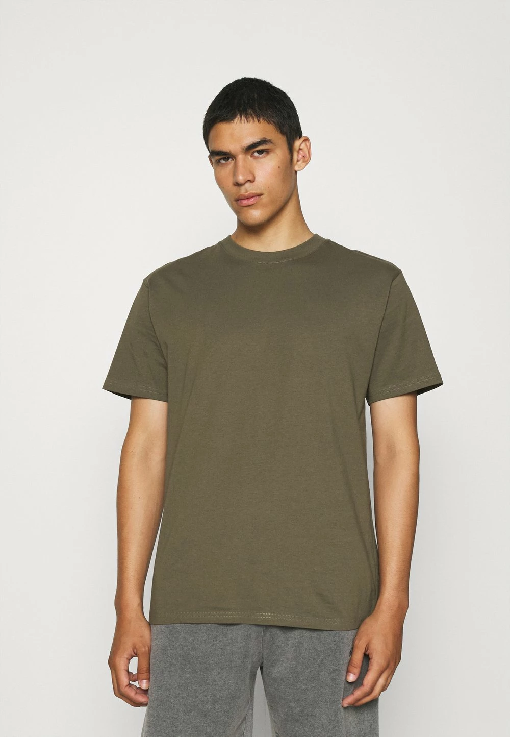 Prix Aimable Cotton On ESSENTIAL SKATE 5 PACK - T-shirt basique t-shirts col rond homme 4 Prix Aimable Cotton On ESSENTIAL SKATE 5 PACK - T-shirt basique t-shirts col rond homme – Image 2