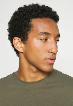 Prix Ourlé Cotton On ESSENTIAL SKATE 3 PACK - T-shirt basique t-shirts col rond homme -France Cotton On Soldes Boutique 93aa415bf4814850a0a7031323f72011