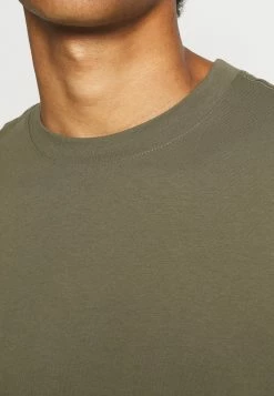 Prix Ourlé Cotton On ESSENTIAL SKATE 3 PACK - T-shirt basique t-shirts col rond homme -France Cotton On Soldes Boutique 98b6feafa4b7428c87cd74548100bbd0