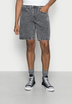Cotton On Bon Rapport Coût-Efficacité LOOSE STRAIGHT - Short en jean shorts normale homme