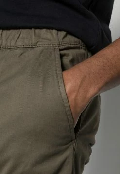 Cotton On DRAKE CUFFED - Pantalon classique En Remise pantalons normale homme -France Cotton On Soldes Boutique ad42b25ef19b4962b029ff862771bbb0