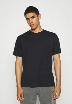 Prix Aimable Cotton On ESSENTIAL SKATE 5 PACK - T-shirt basique t-shirts col rond homme 13 Prix Aimable Cotton On ESSENTIAL SKATE 5 PACK - T-shirt basique t-shirts col rond homme -France Cotton On Soldes Boutique aec095371aa0423bab442a98d410556b