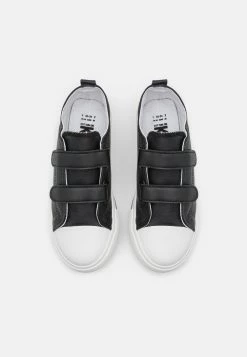 Cotton On CLASSIC DOUBLE STRAP TRAINER - Baskets basses Meilleur Prix Garanti sneakers rond enfant 11 Cotton On CLASSIC DOUBLE STRAP TRAINER - Baskets basses Meilleur Prix Garanti sneakers rond enfant -France Cotton On Soldes Boutique b307d05870ee479c9a0deac2699cd333