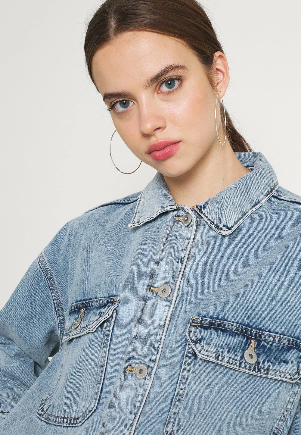 Cotton On THE SHACKET - Veste en jean Promos vestes col à revers femme 6 Cotton On THE SHACKET - Veste en jean Promos vestes col à revers femme – Image 4