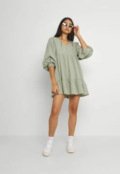 Cotton On Prix Affortable WOVEN ZERHA LONG SLEEVE SMOCK MINI DRESS - Robe de jour robes col tunisien femme -France Cotton On Soldes Boutique c38305e3f4ba48bcbf2f44d7b4106f7b