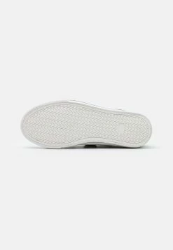 Cotton On CLASSIC DOUBLE STRAP TRAINER - Baskets basses Meilleur Prix Garanti sneakers rond enfant 12 Cotton On CLASSIC DOUBLE STRAP TRAINER - Baskets basses Meilleur Prix Garanti sneakers rond enfant -France Cotton On Soldes Boutique c4068f50d27b410c843b8222716100be