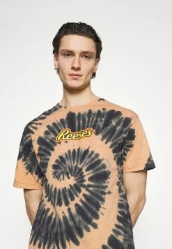 Cotton On SPECIAL EDITION UNISEX - T-shirt imprimé Faible Prix t-shirts col rond homme -France Cotton On Soldes Boutique d79587f1a5794f5ab620942b6e143f3e