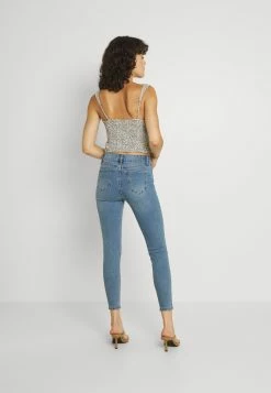 Cotton On MID RISE CROPPED - Jeans Skinny Soldes En Ligne normale femme -France Cotton On Soldes Boutique d8ba36c150874f6f8f7416439b951910