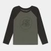 Cotton On MAX LONG SLEEVE RAGLAN TEE - T-shirt à manches longues Prix Distinctifs t-shirts col rond enfant